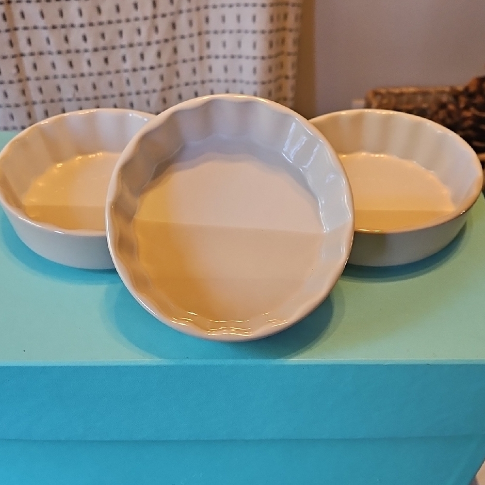 Set of Three Ciroa Gradient Quality Stoneware Mini Pie Dishes